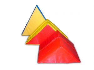 Треугольник 90х90х14см (поролон, винилискожа)